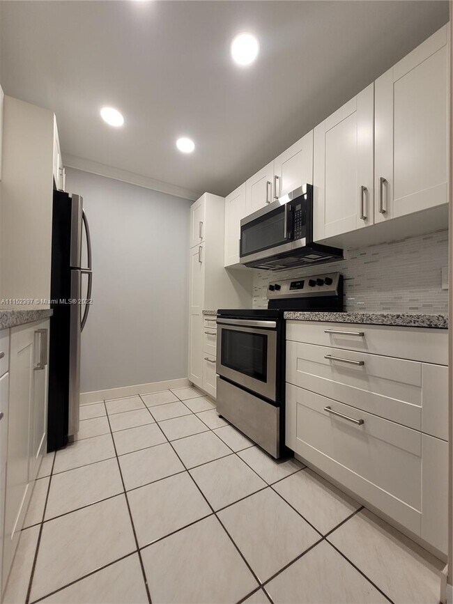 Foto del edificio - 13355 SW 9th Ct
