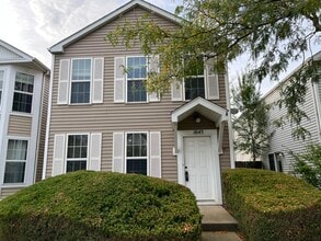 Building Photo - 1645 Victoria Park Cir