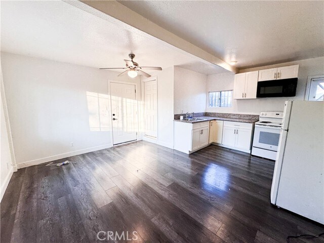 Foto del edificio - 1746 W 82nd St