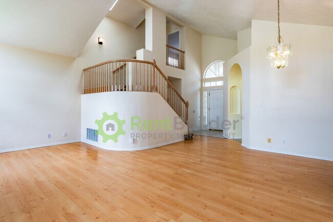 Foto del edificio - WOW CHECK OUT THIS AWESOME HOME IN RIVERVIEW ESTATES