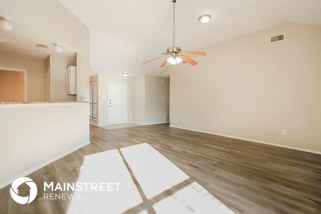 Building Photo - 7003 Oakmantle Dr