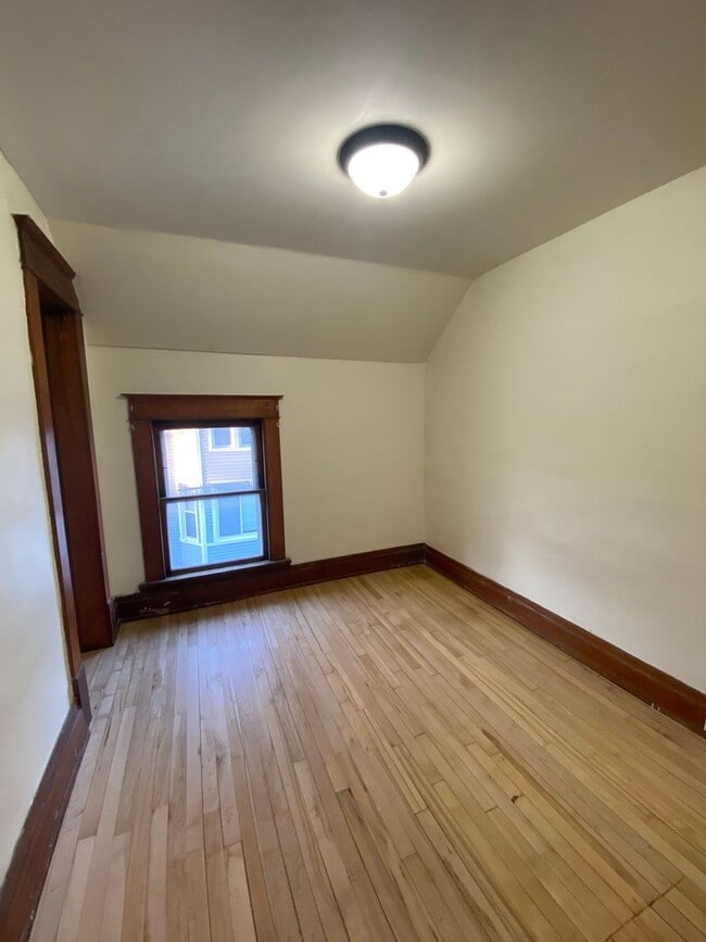 Building Photo - 1338 Cedar St