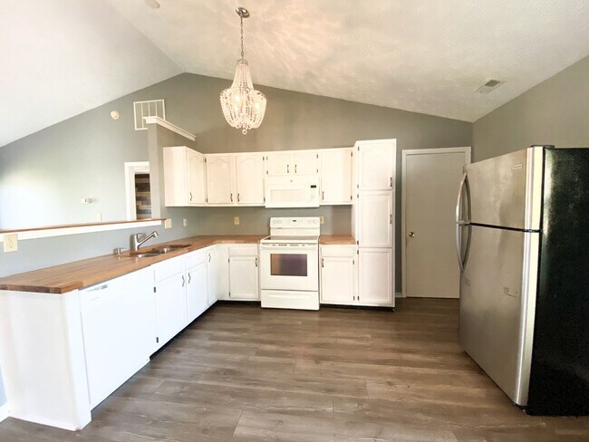 Foto del edificio - Three Bedroom West Lafayette