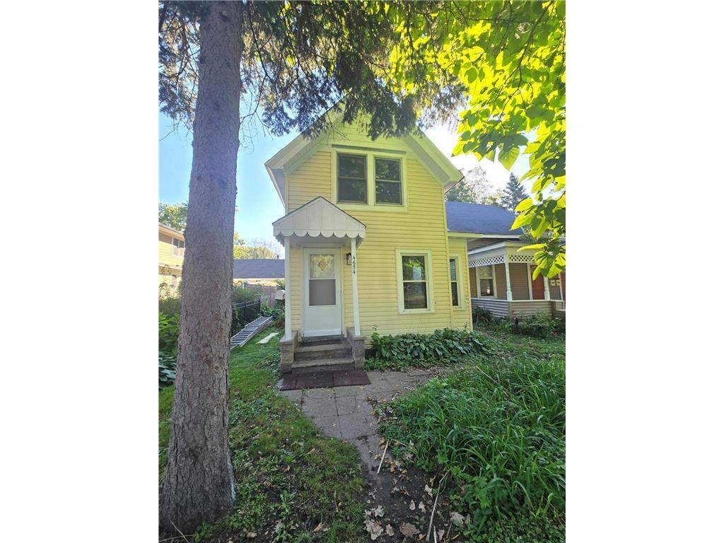 Foto principal - 4654 Clark Ave