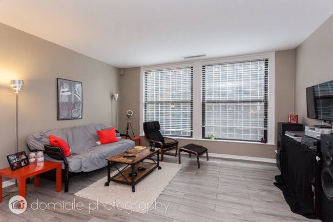 Photo - 431 S Dearborn St Apartment