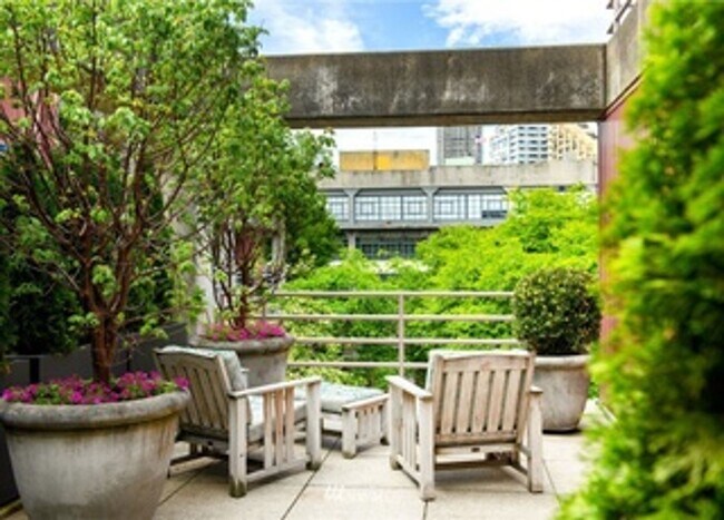 Foto del edificio - 1 br, 1 bath House - 1425 Western Ave S 303