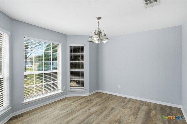 Building Photo - 1102 Briscoe Cove