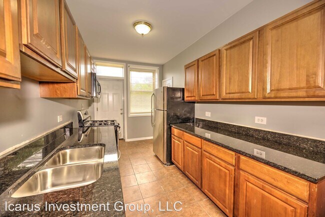 Foto del edificio - 6826-6828 S Cornell Ave