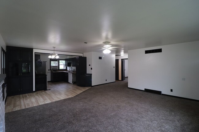 Foto del edificio - Spacious home for rent!