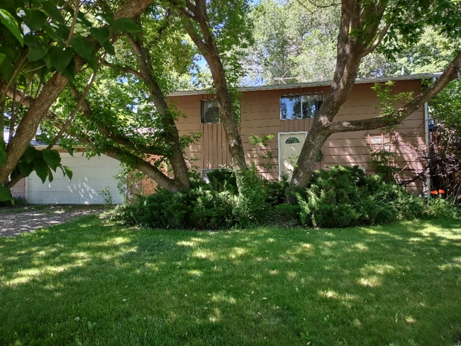 Building Photo - 1712 Bison Dr