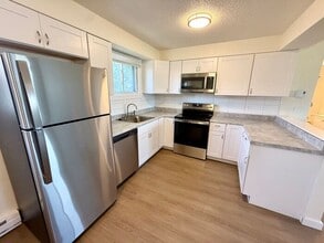 Building Photo - 4952 Basswood Dr