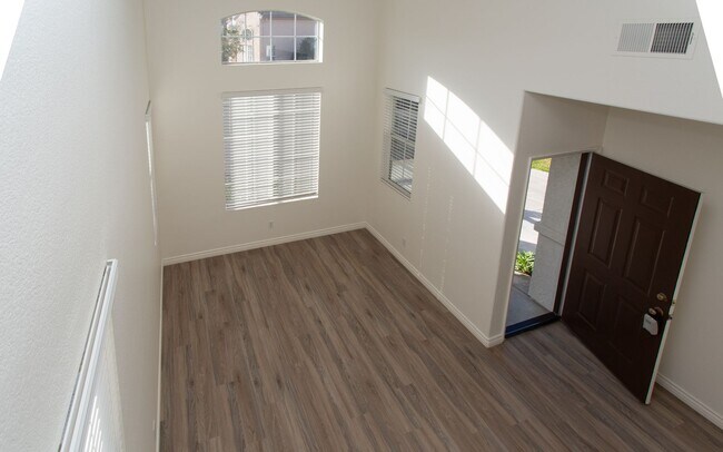 Building Photo - Gorgeous 4 bedroom home in Calavera Hills!