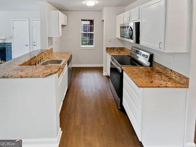 Foto del edificio - Room in Apartment on Cypress Pointe St