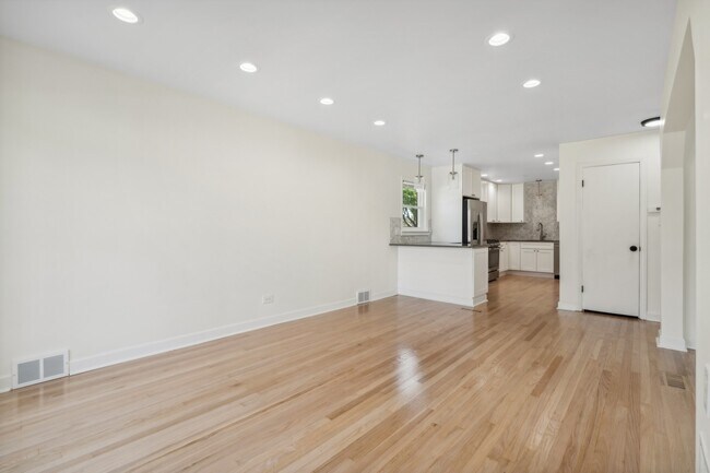 Foto del edificio - 4725 Thatcher Ave