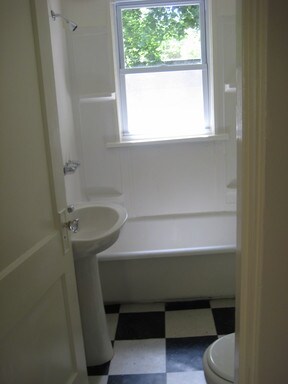 Building Photo - 762 Shady Dr E