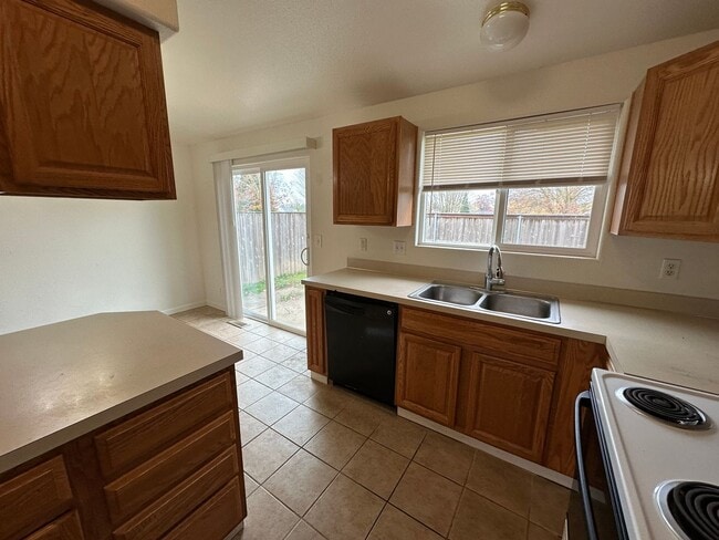 Foto del edificio - 3 Bed 2 Bath Home in the Lexington Area of...