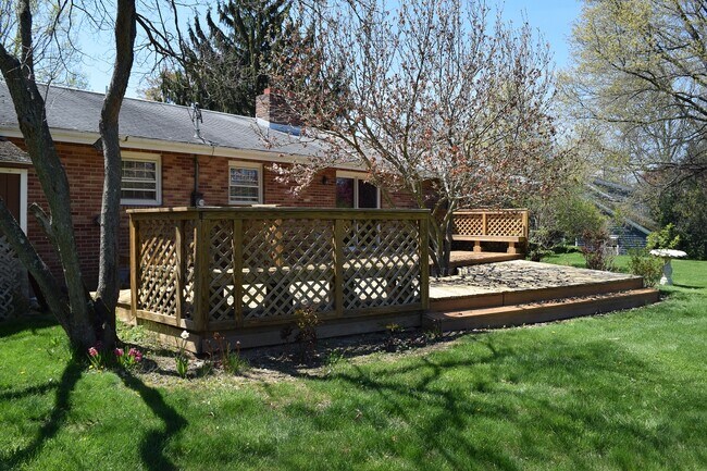 Building Photo - 607 Outer Dr