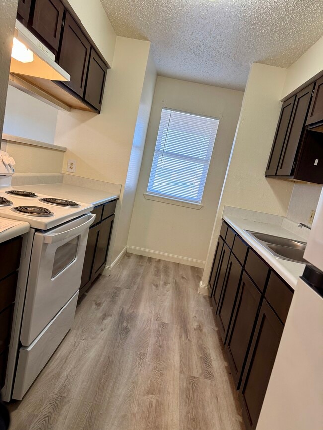 Foto del edificio - 1333 E 22nd St