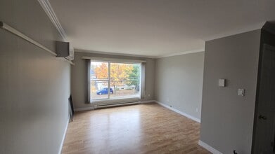 Building Photo - 60 Myers St