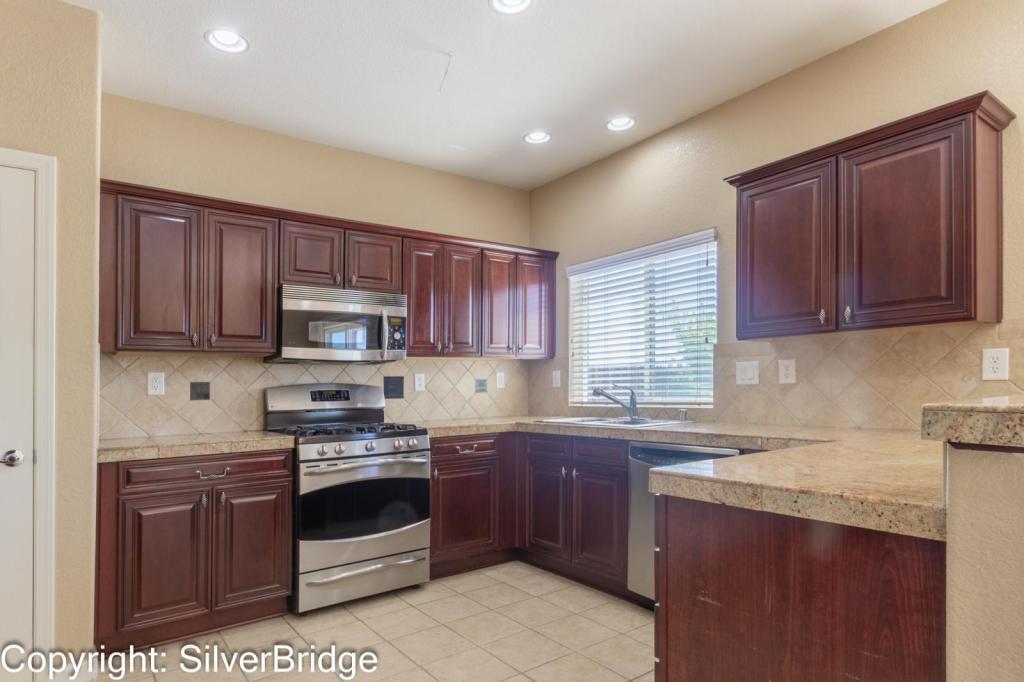 Foto principal - 1456 Hagar Rd