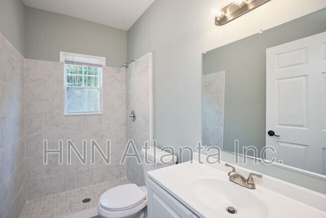 Foto del edificio - 435 N Highland Ave NE
