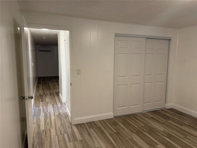 Foto del edificio - 9811 N Jasmine Ave