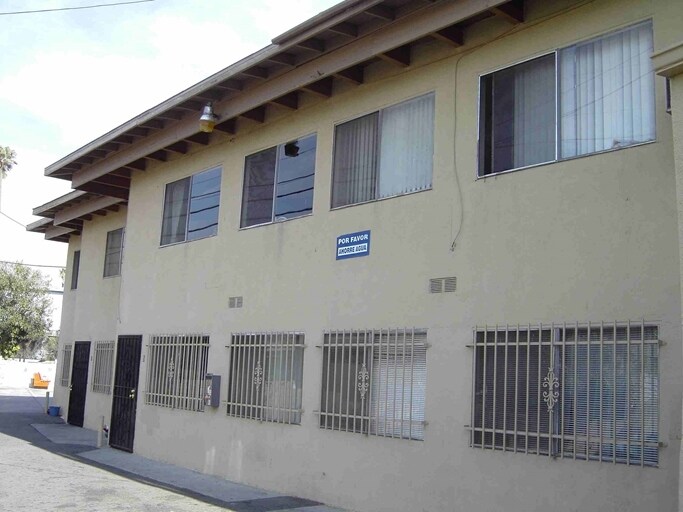 Building Photo - Axtell Apartments