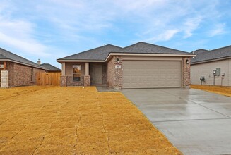 Building Photo - 3002 Buckthorn Dr
