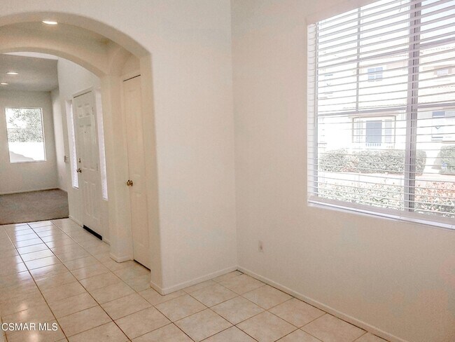 Building Photo - 5609 Sienna Way