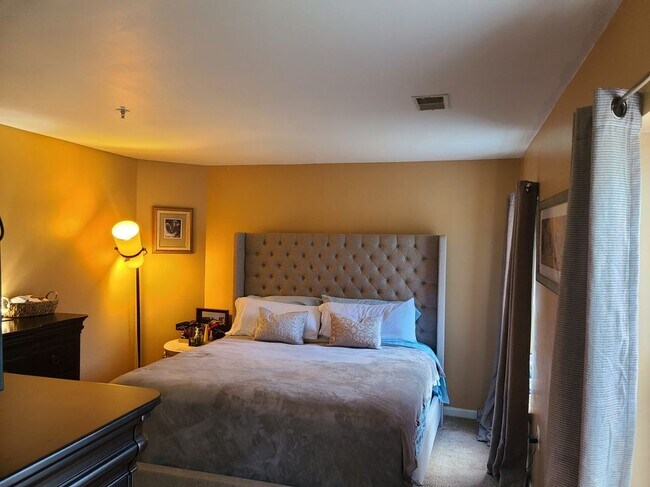 Foto del edificio - 6602 Lake Park Dr