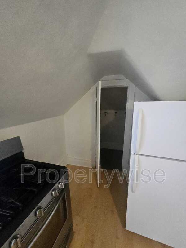 Building Photo - 958 S 800 E