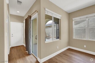 Building Photo - 8556 Osmerea Ct