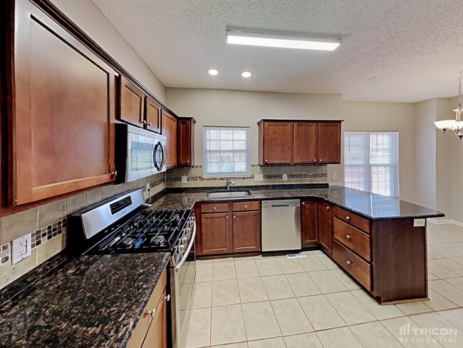 Building Photo - 1017 Woodland Pointe Dr