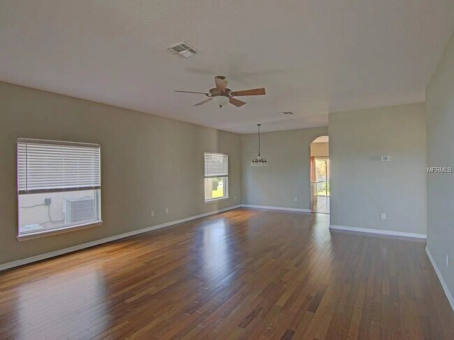 Foto del edificio - 273 Clydesdale Cir
