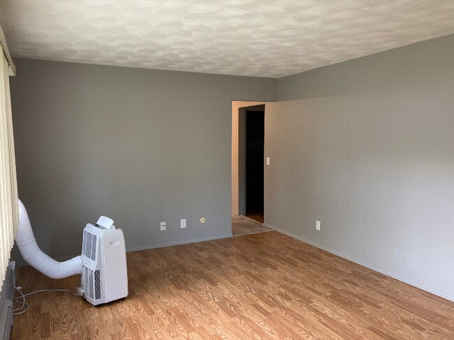 Foto del edificio - 4612-4612 Tolland Ave