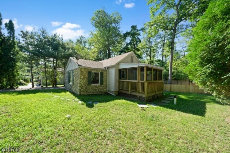 Primary Photo - 38 Pioneer Point Dr