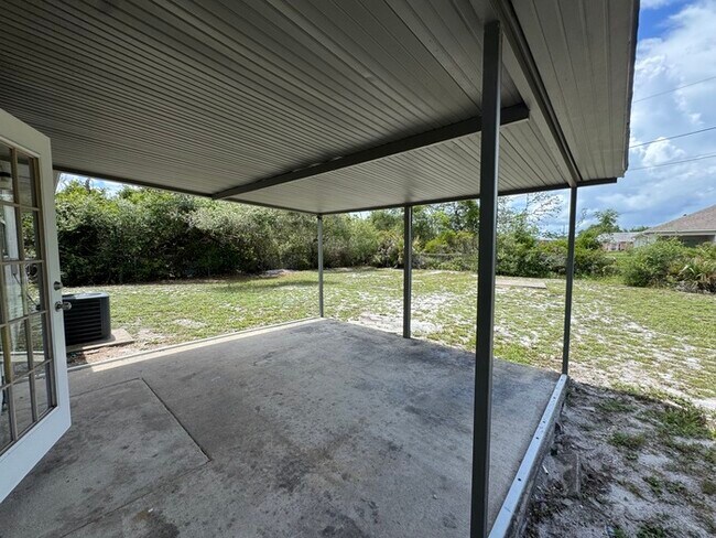 Foto del edificio - 3272 Littlefield St
