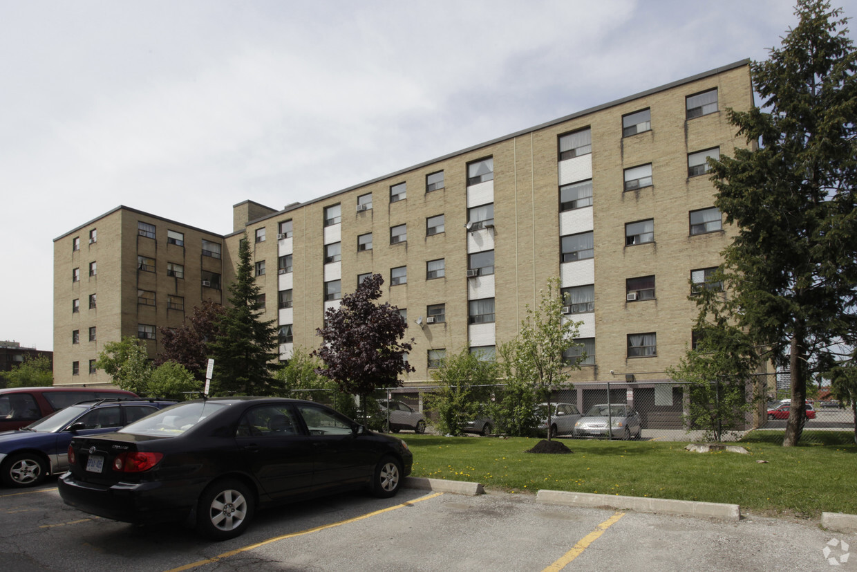 Building Photo - 521-523 Finch Ave