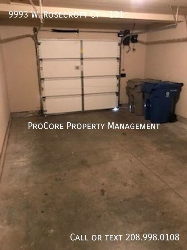 Building Photo - Condo Charm: 2 Beds, 2.5 Baths, and a Sing...