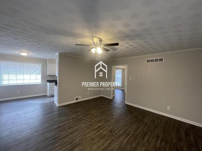 Foto del edificio - 5115 Fernleaf - Available Now!