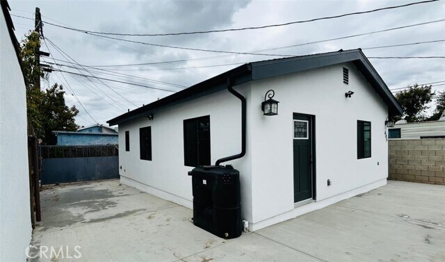 Primary Photo - 605 W 101st St