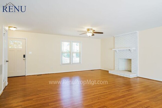Foto del edificio - Available Now!