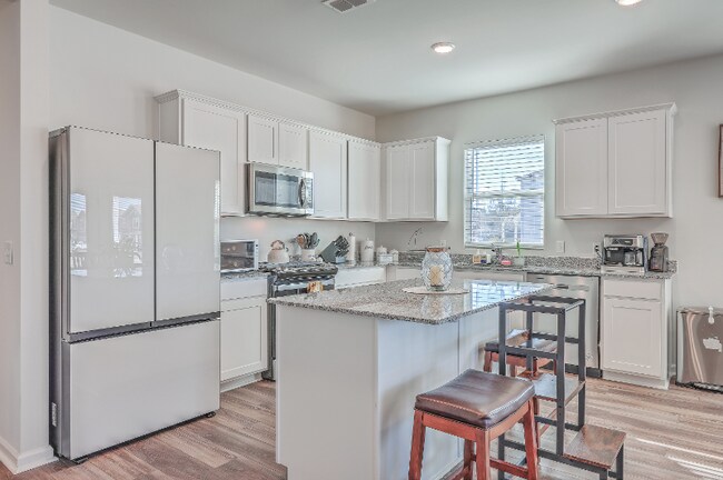Building Photo - 286 W Bradford Pointe Dr