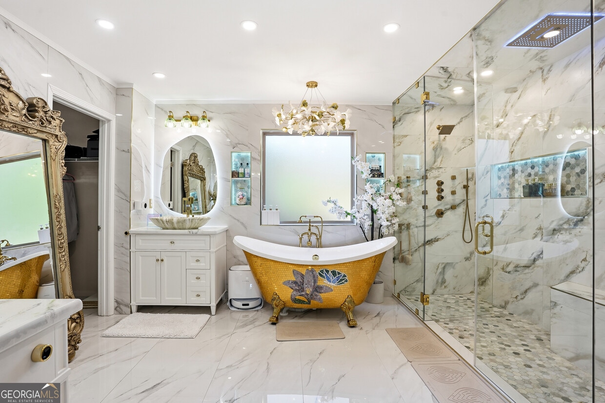 Primary Photo - 341 Emporia Loop