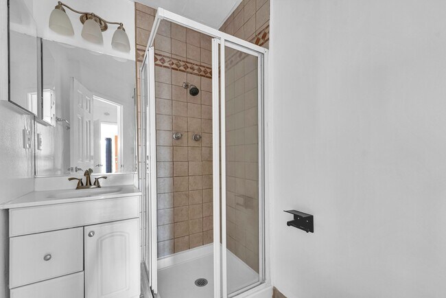 Foto del edificio - 1025 Idaho Ave