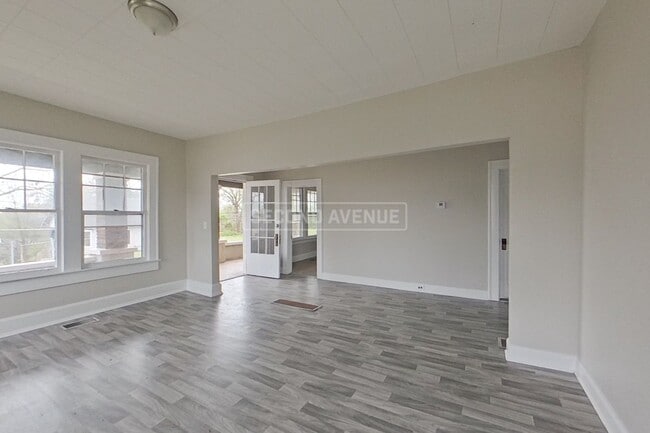 Foto del edificio - 3311 Bonds Ave