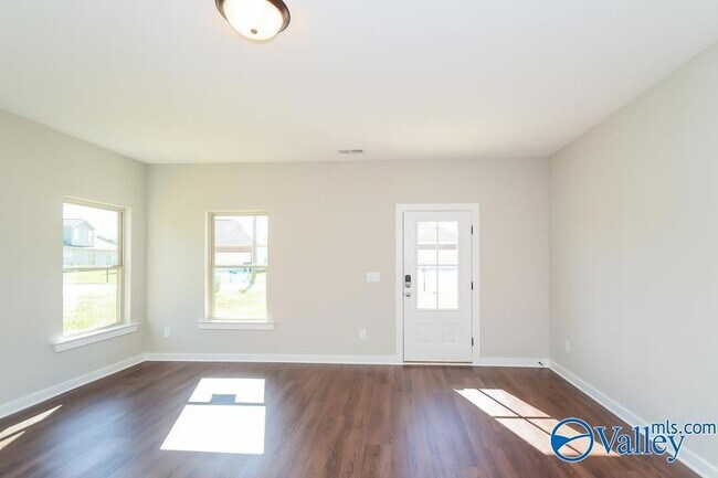 Building Photo - 46 HAWK LN