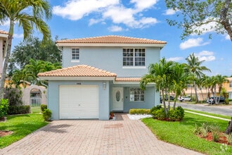 Building Photo - 3460 Commodore Ct