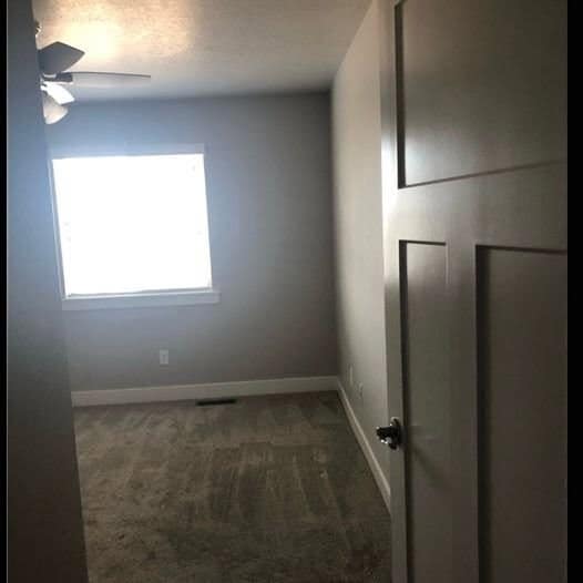 Building Photo - 822 S Aspen Wy