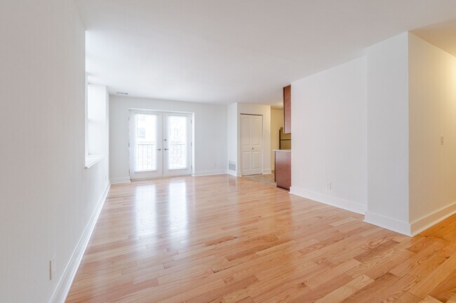 Building Photo - 5630 Pershing Ave
